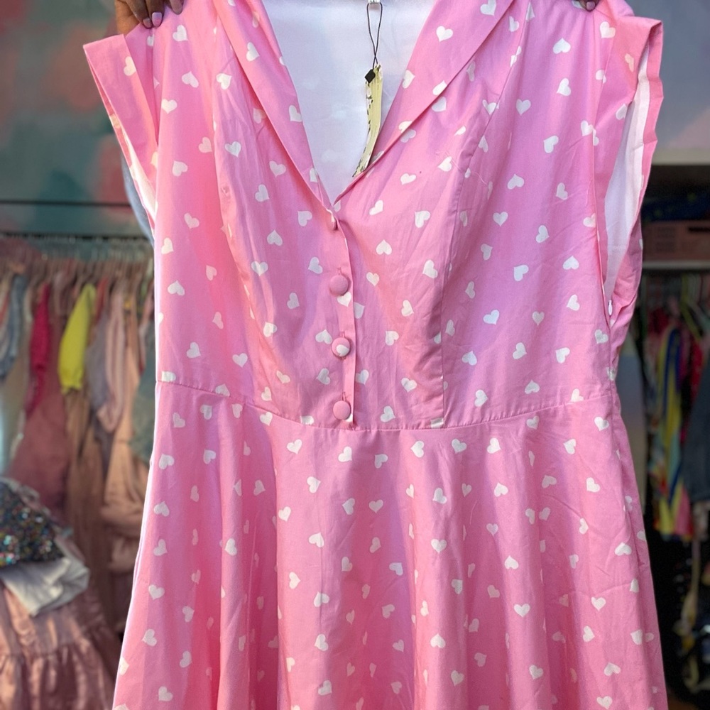 Cute pink heart magnolia place dress from unique vintage!